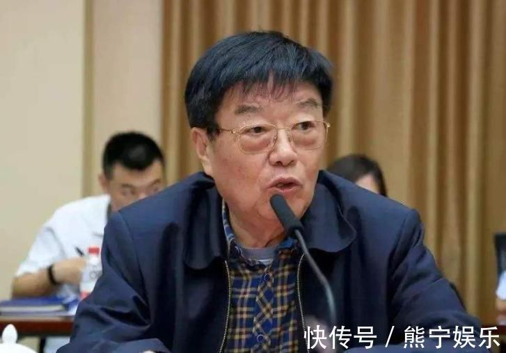 制药厂|几口缸几个人办药厂,靠“一包中药”,年入1000多亿却坚持不上市