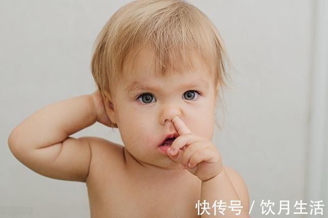 磨牙胶|宝宝老揉眼睛、揪耳朵……蹭衣服当心可能是病,不是卖萌