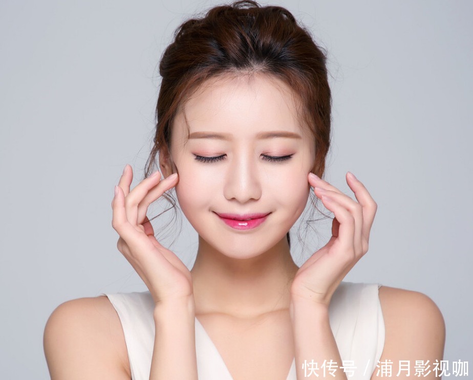 40岁女子,皮肤像20岁,年轻秘诀不是多锻炼,而是这3件事