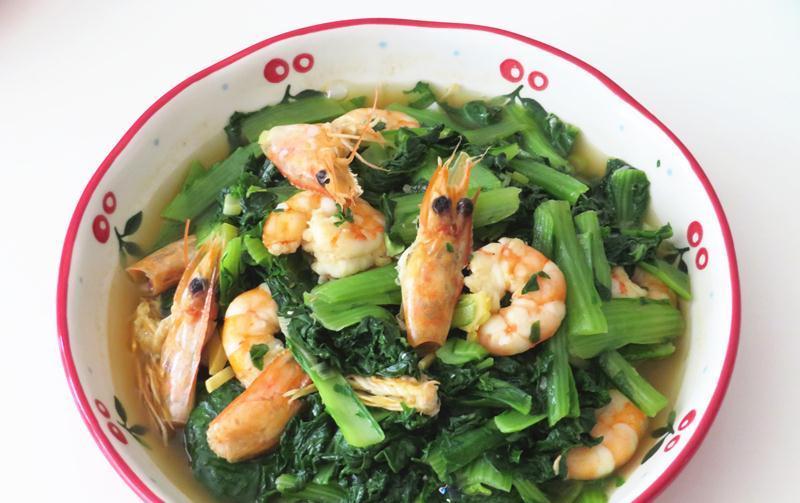 娘俩午餐两道菜,主食是女儿爱吃的,汤天天都喝,家常味道就是香