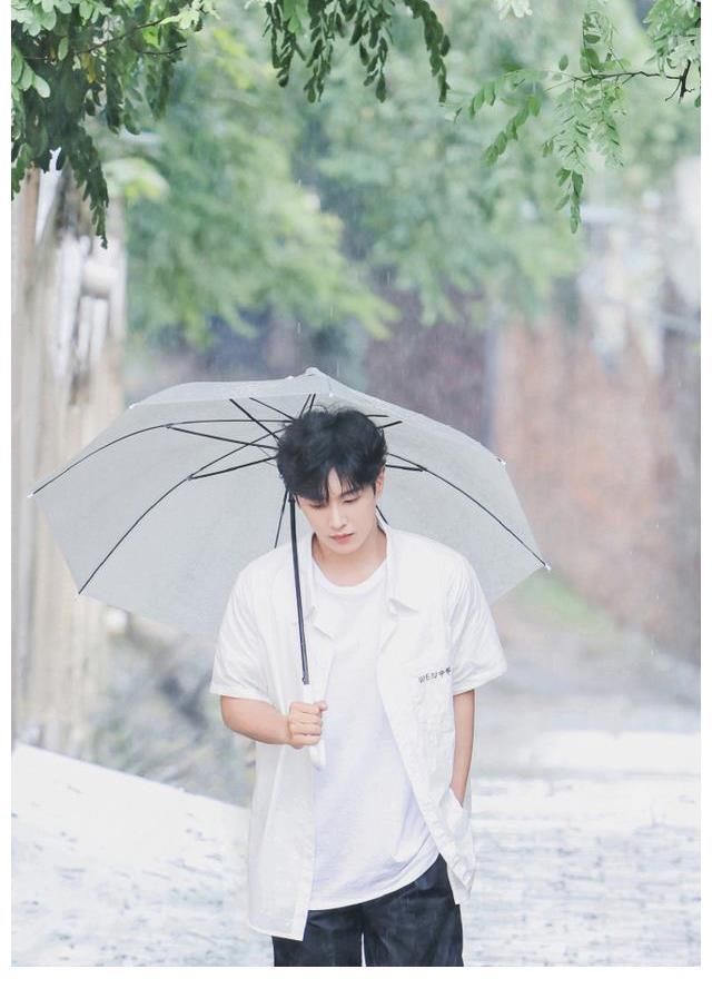 阳光帅气|李汶翰：现处于一个尴尬的位置，新歌来袭送你一个清澈少年