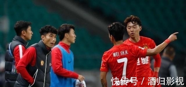 郑教练|广州恒大输球却收获惊喜,郑智大帅风范,球迷刷屏称赞