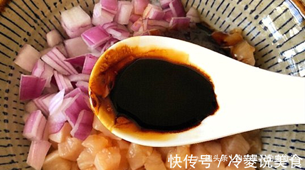 鸡肉饼用这个方法做就够了，外皮香酥脆，内馅鲜美多汁，太香了！