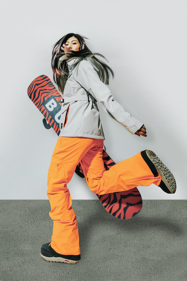 美国航空 玩家情报|百年灵与美国航空联手打造限量版飞行员计时码表；2002年勃艮第酒以398,000美元的价格出售等