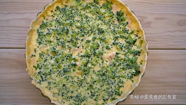 西兰花别总炒着吃，加2个鸡蛋搅一搅，鲜香软嫩营养十足，巨好吃