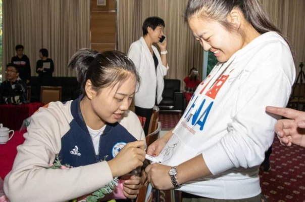 南京师范大学|中国女排劳模接应保研成功,龚翔宇首次公开一家四口的幸福时光!
