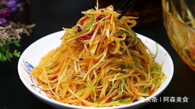 饭店的凉拌土豆丝为啥那么好吃技巧全在这,爽脆入味,一学就会