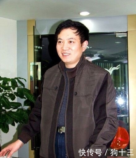 他曾获钢笔大赛特等奖,方正字库设计一等奖,人多努力就有多成功