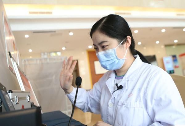 郑州市|隔离点里，她成了“疫”线“全能”