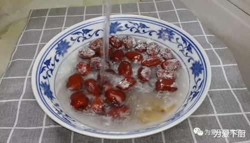 大米扔进滚烫的油锅里,5秒瞬间变美食,吃一口就爱上了,真的太好吃了