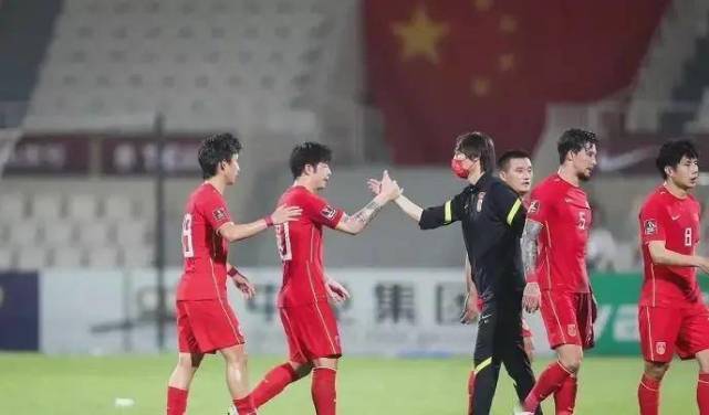 沙特|国足对阵沙特压力巨大!李铁“自断后路”,两人恐彻底遭弃用