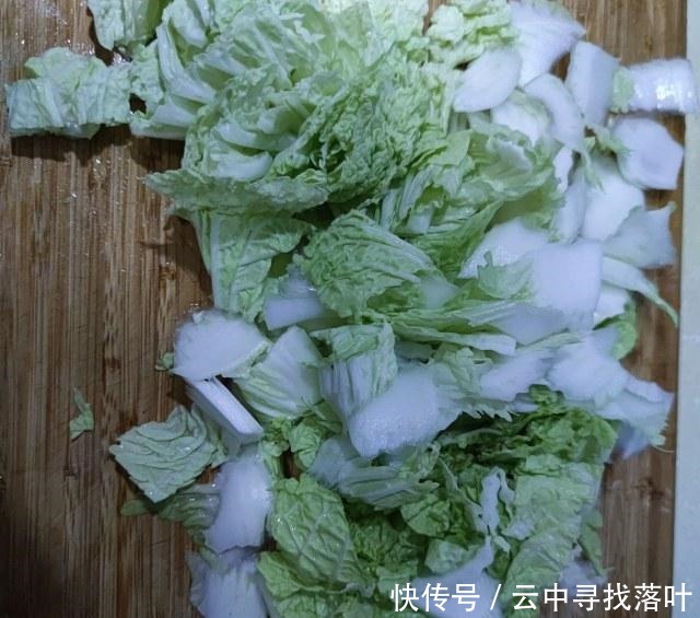 家常|猪肉白菜炖粉条,冬季家常炖菜,全家都爱吃