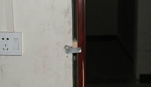 那些事|原来家里的木门要这么安装才牢靠,难怪我家的刚装好就总晃