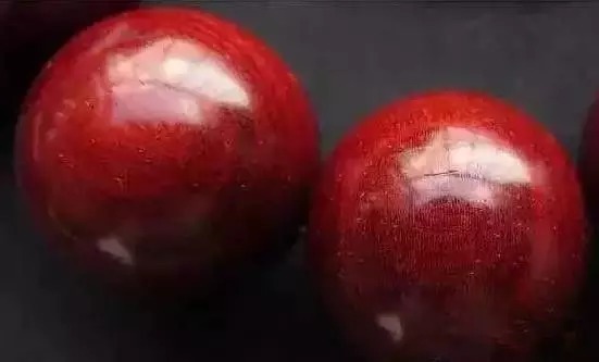 鸡血料|涨知识:顶级小叶紫檀长什么样?