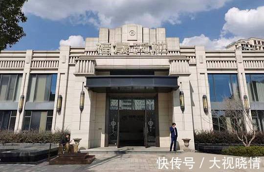 李婷|无良中介!女学生“攒15万”买房未果:1万“定金”打了水漂