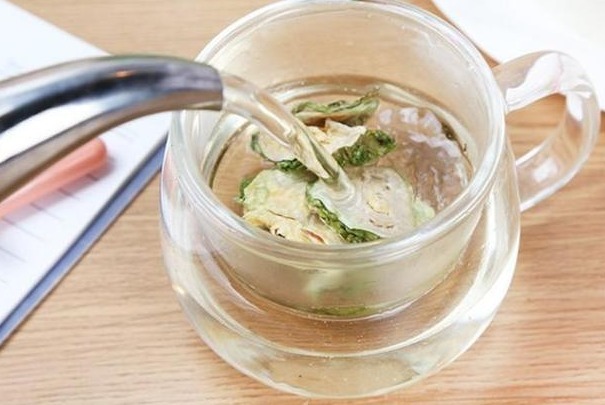 苦瓜泡水|血糖高的人，少吃3种食物！控制好血糖，谨记喝3水，动3处