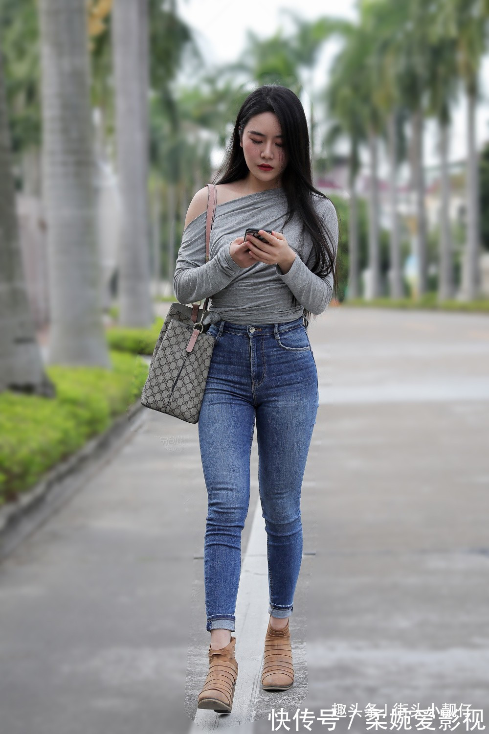 鞋子 牛仔裤搭配鞋子怎样穿时髦?这样搭,让你轻显高级感!