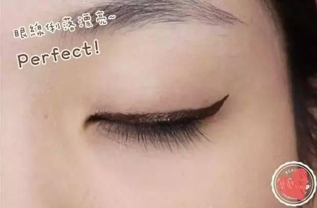 眼线和眉毛这样画才最迷人,今年女神都在这样化眼妆!