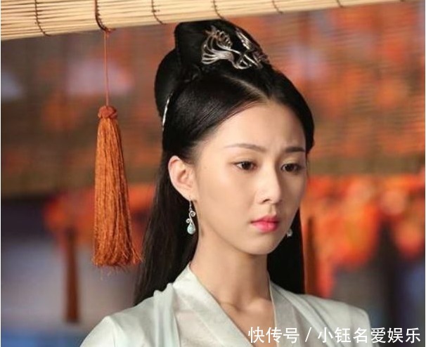 龙种|她14岁当上皇后,21岁怀上龙种,皇帝却一脚踢死母子俩