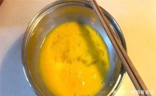 眼睛|鸡蛋跟“它”一起炒，头发黑了，眼睛有神了，睡眠也好了，有营养