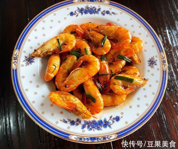 罗氏沼虾|这道爆炒沼虾！，最适合宝宝吃