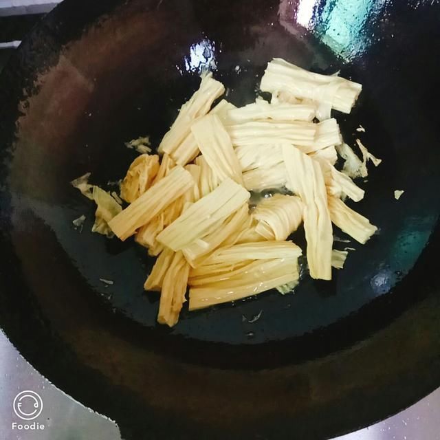 韭菜别再炒鸡蛋了,和“它”搭配,孩子常吃补营养,还护肤明目