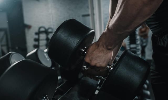 误区|5个新手常犯的健身错误，让你与好身材的距离越来越远