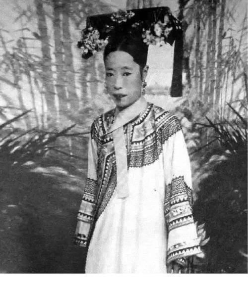 丈夫|大清末代太后隆裕，丈夫不爱婆婆不满一生凄凉，死后享受短暂荣誉