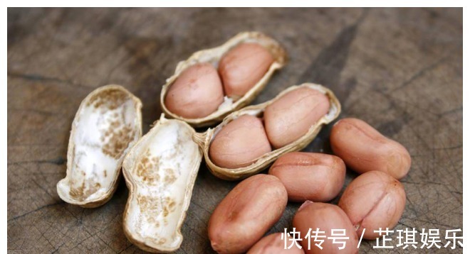花生|早上空腹吃几粒花生米,坚持一段时间,这4个问题或能有效改善