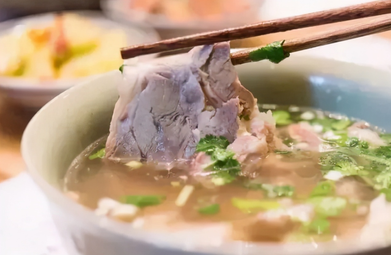 在家炖羊汤，2样不能放！掌握5个技巧，保证肉烂汤鲜，奶白不膻