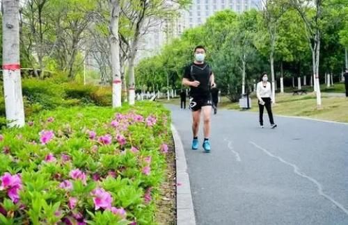 中老年人|60岁大叔无故晕倒，查出是高血脂。后“日行万步”，现在怎么样了