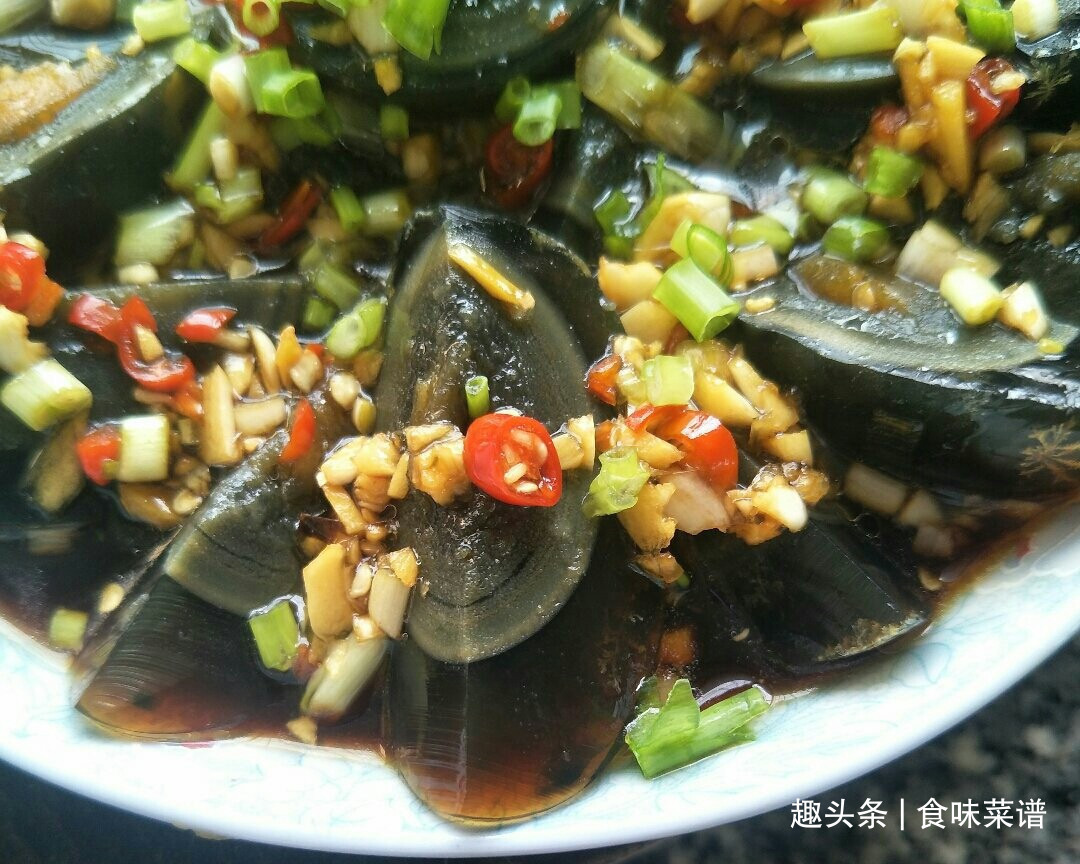 饭店的凉拌皮蛋为什么好吃秘诀就在于调料汁,不腥不涩美味翻倍