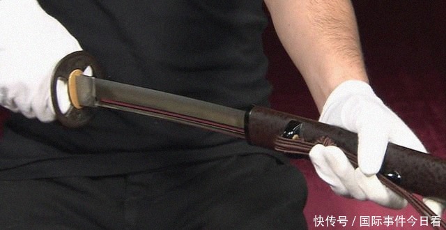 25岁成为“日本刀柄制作第一人”,日本小哥:我只是传承父亲的一身手艺罢了