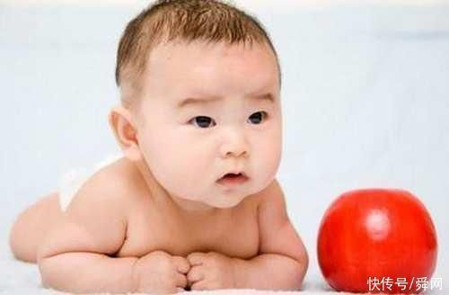 宝宝|回房后发现双胞胎在床上不见了,看了监控之后哭笑不得