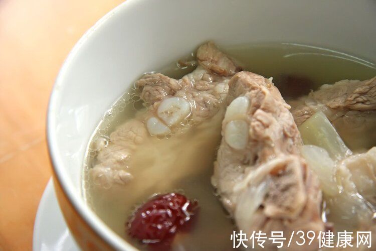 肉筋|原来骨头汤并不补钙！提醒：真正补钙的4种食物，孩子可多吃