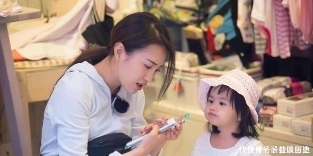 女儿突然暴瘦,拍片时医生让摘下项链,宝妈疑惑我女儿没戴项链