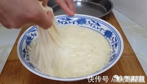 早餐别再烙饼了，加2个鸡蛋，外皮焦脆又松软，比鸡蛋饼油条好吃