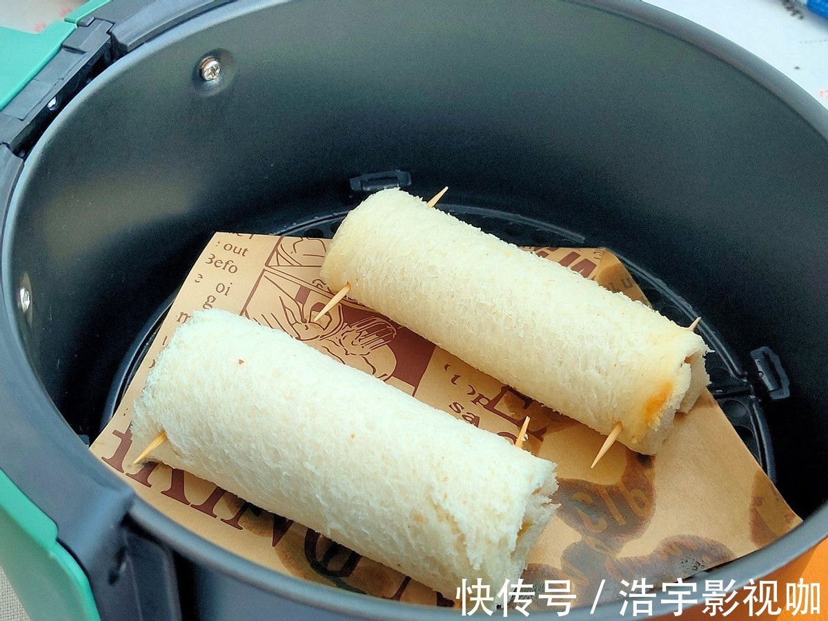 司卷|简单快手的花生酱吐司卷，10分钟就做好，好吃又营养