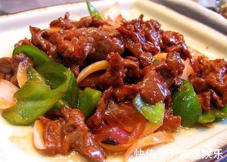 翻炒均匀|色泽褐红口味咸鲜,香滑鲜嫩营养加倍,孩子多吃春天个头蹭蹭长