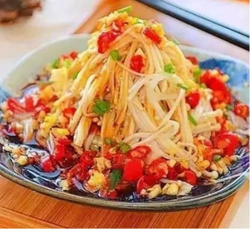  美食严选：鱼香肉丝，土豆片烤辣五花，糖醋排骨，双浇头金针菇的做法