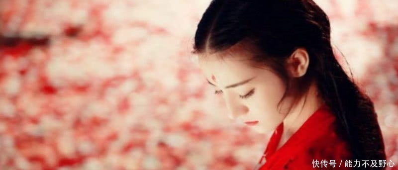 纳兰性德见到梨花纷纷飘落,想到了逝世的妻子,写下一首感人的词