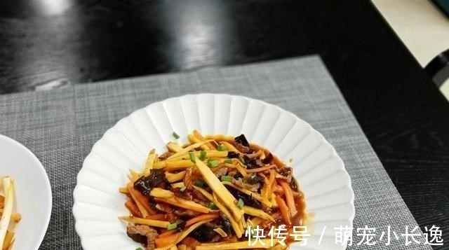 晚餐|母子俩的晚餐只有3个菜，儿子说个个好吃，网友却说太寒碜