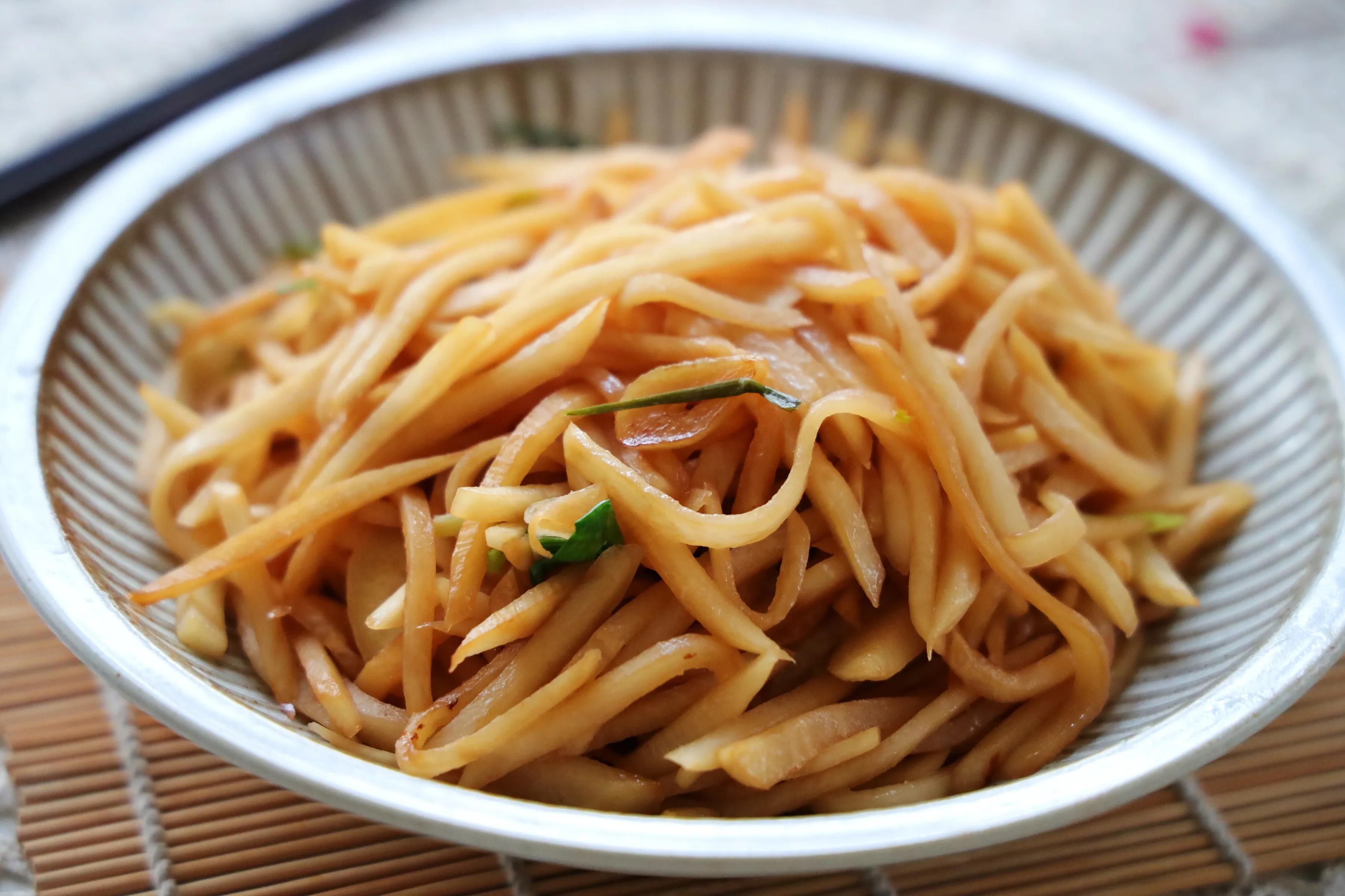 适合冬天吃的一道素菜,简单易做,营养丰富,一盘菜2块钱搞定