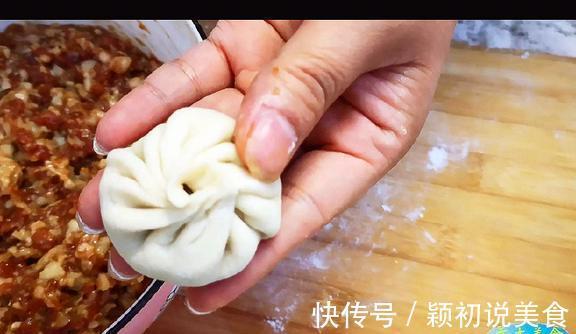 教你做地道的生煎灌汤包，味美多汁，材料健康制作简单
