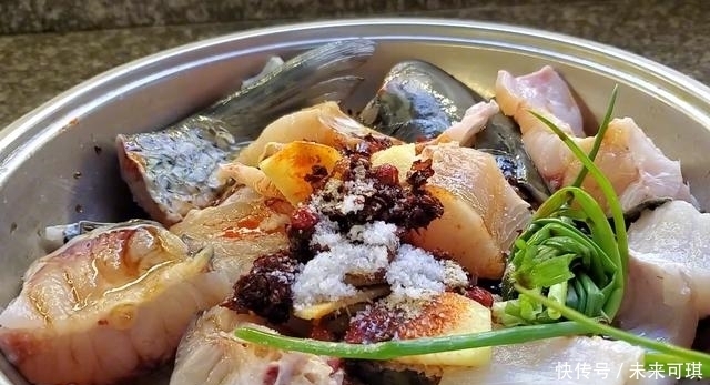 超过|草鱼这种做法你吃过吗?我家一周做3次,饭店都吃不到,超过瘾