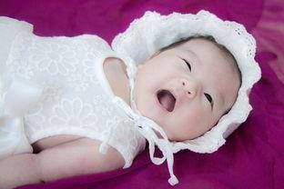 天生|新生儿月子里有这几个表现,说明宝宝很聪明,而且是天生底子就好