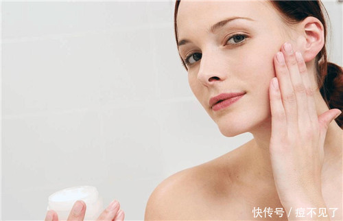 闭口|下巴长闭口是什么原因呢？痘博士简单说说！