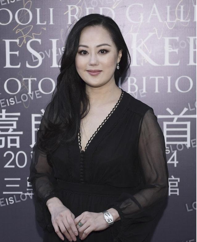 穿搭|章小蕙才是“人间富贵花”!穿香槟色亮钻长裙超有阔太气质,超美