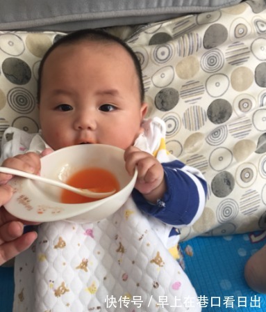 男童|8个月男童上吐下泻,被紧急送医,忠告3种食物,不满周岁别碰