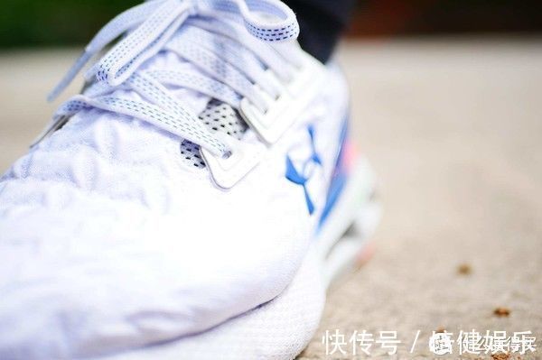 跑鞋 始于颜值,忠于品质:穿安德玛CLONE跑步七次后的心得